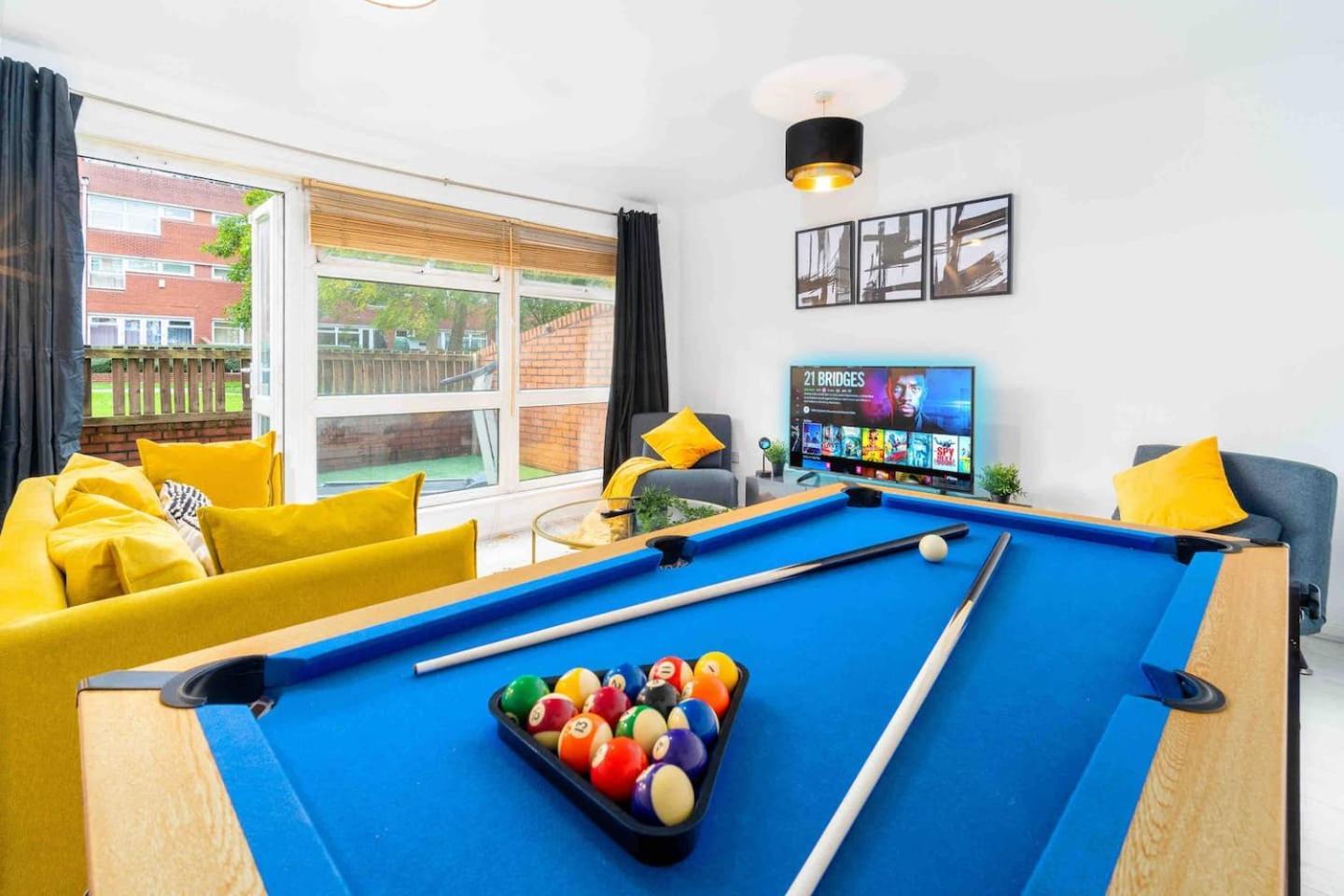 Apartment 2 Bedroom In City-centre With Free Parking *