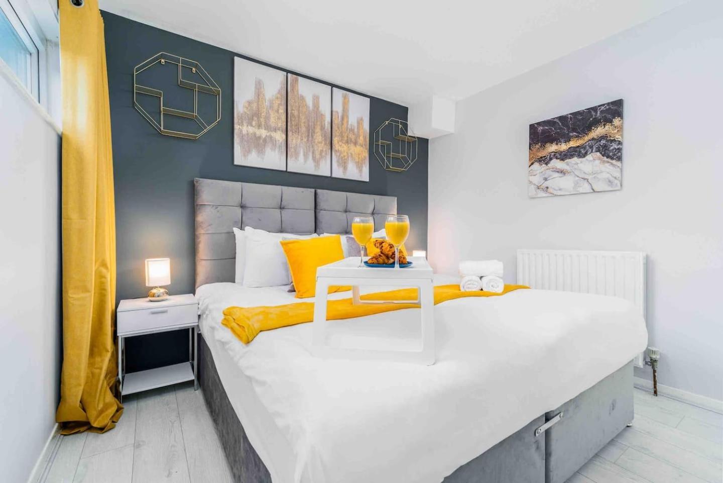 2 Bedroom In City-centre With Free Parking Apartment