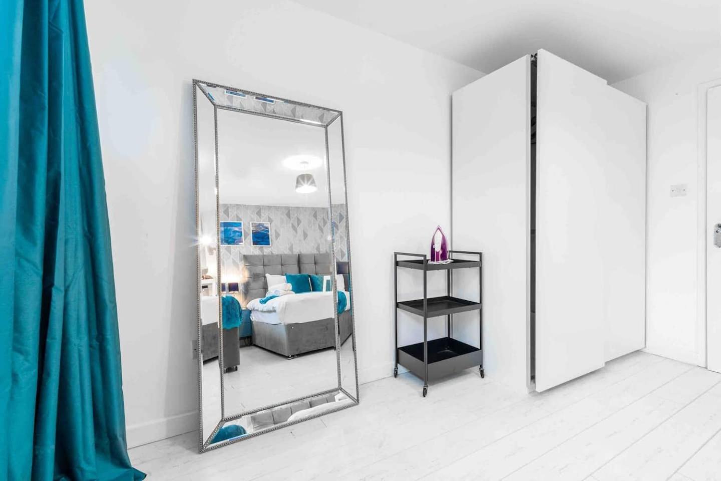 2 Bedroom In City-centre With Free Parking